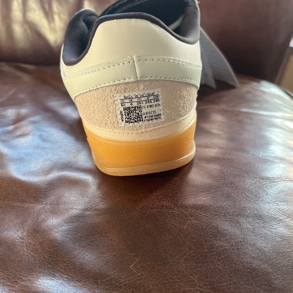 Adidas bad bunny Gazelle sneaker - Picture 4 of 7